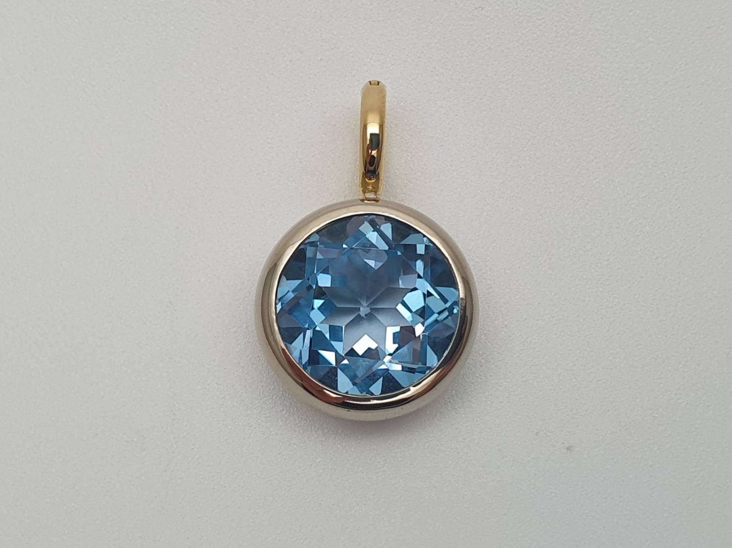 Blue Topaz pendant