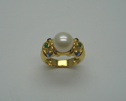  Freshwater Cultured Pearl and Coloured stones Ring